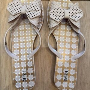 Melissa Beige Jelly Bow Sandals Size 10 Cute Summer Flip Flops Neutral
